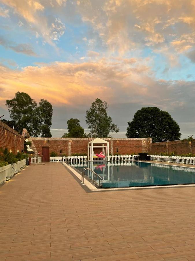 Yashmay Villa Club & Resort Gonda Exterior foto