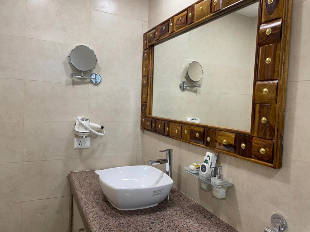 Yashmay Villa Club & Resort Gonda Exterior foto